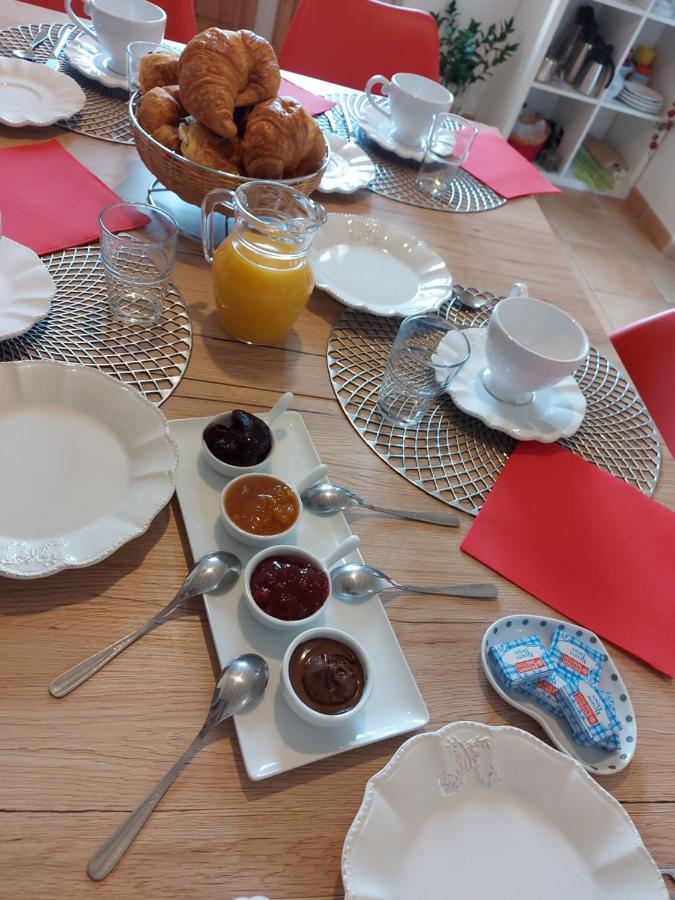 Le Moulin De L'Etang 호텔 Chaneins 외부 사진